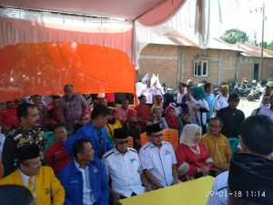 Bapaslon Cawako-Wawako Emzalmi-Desri Mendaftar ke KPU Kota Padang