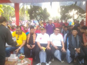 Pendeklarasikan Pasangan Emzalmi-Desri Dihadiri Ribuan Masyarakat Kota Padang