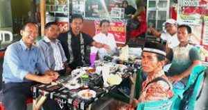 Anngota DPRD Helmi Moesim Bercengkrama Dengan IKW