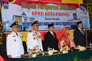 Ketua DPRD Elly Thrisyanti Pimpin Rapat Hari Jadi Kota Padang ke 349