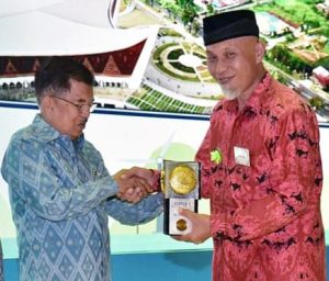 Kota Padang Kembali Raih Piala Adipura Dari Kementerian Lingkungan Hidup Kategori Kota Besar