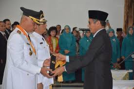 Gubernur Iwan Prayitno Resmi Lantik Mahyeldi-Hendri Septa Jadi Walikota dan Wakil Walikota Padang 2019-2024
