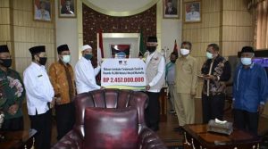 Pemko Padang Terima Bantuan Penanganan Covid-19 Dari Baznas Kota Padang