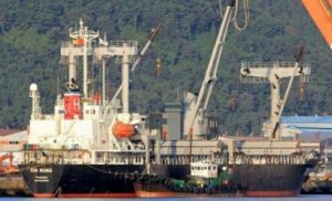 Kapal Kargo Pengangkut 7.800 Ton Tanah Tenggelam di Perairan Vietnam