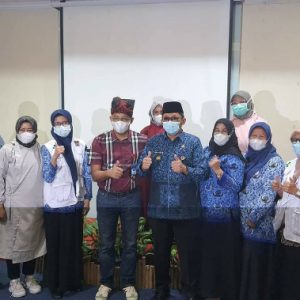 Seluruh Karyawan Perumda AM Kota Padang Vaksinasi Tahap 2 di Sambangi Walikota Padang
