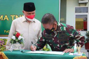 Bantuan Panglima TNI di Distribusikan ke Daerah Untuk Tekan BOR di Padang