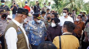 Gubernur Dampingi Mensos Kunjungi Lokasi Bencana di Padang Pariaman