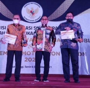 Perumdam Kota Padang Peringkat 3 Kategori BUMN/BUMD di Anugerah Badan Publik 2021