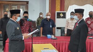 Walikota Hendri Septa Lantik Arfian Sebagai Dewan Pengawas Perumdam Kota Padang