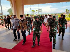 KSAD Jenderal TNI Dudung Abdurachman Kunjungi Korban Gempa Pasaman