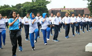 Sambut HUT Ke-60 , Kowal Wilayah Surabaya Olahraga Bersama Di Kodiklatal