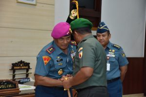 Jalin Silaturahmi, Gubernur AAL Kunjungan ke Pangdam V/Brawijaya