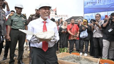 Gubernur Sumbar Letakan Batu Pertama Pembangunan Mesjid Baitul Aziz