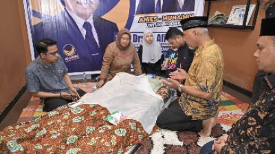 Gubernur Sumbar Melayat Ke Rumah Duka Almarhum Ali Mukni Mantan Bupati Padang Pariaman