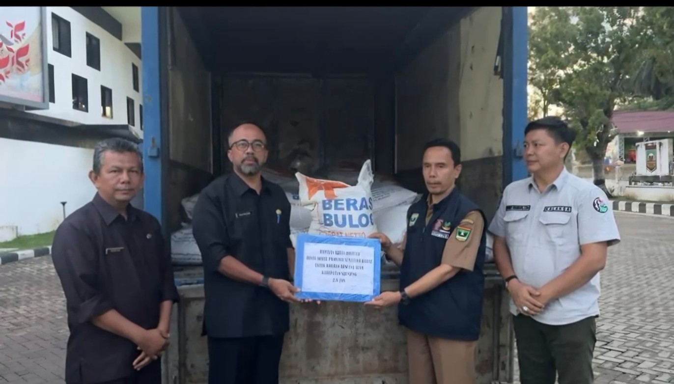 Respons Cepat Banjir Sumpur Kudus, Pemprov Sumbar Salurkan 2.830 Kg Beras untuk Warga