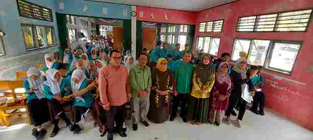 Siswa SMAN 2 Batang Anai Minta Tingkatkan Sarana dan Prasarana, Anggota DPRD Sumbar Sitti Izzati: Kita Sama-Sama Majukan Pembangunan Sekolah Ini