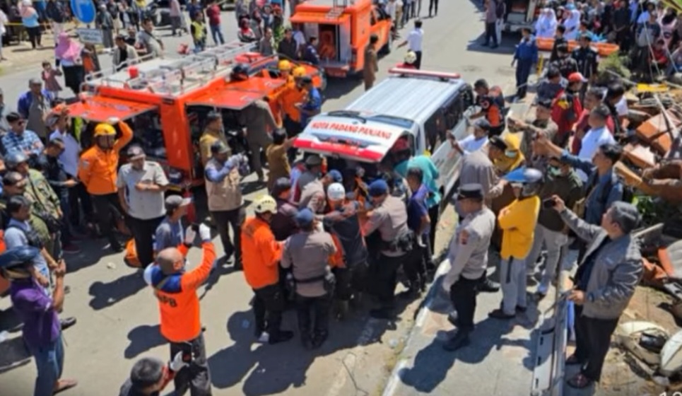 Bus ALS Terguling, 12 Orang Meninggal Dunia