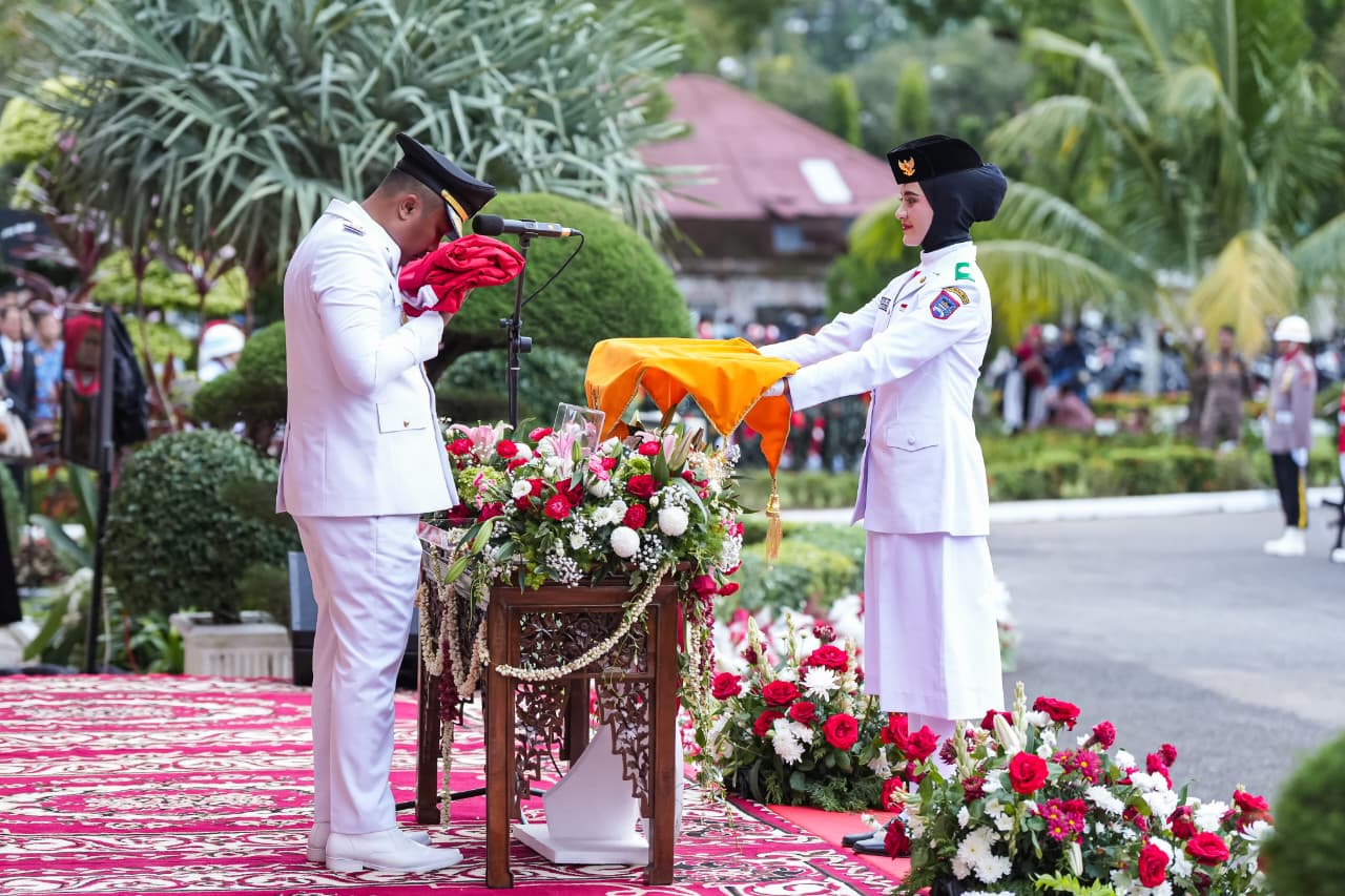 Wagub Vasko Unggah Akun Vidio: Cium Bendera Merah Putih Saat Penutupan HUT RI ke-80