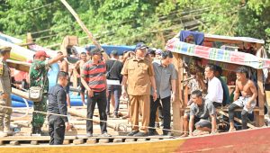 Mahyeldi Turun ke Tambang Emas Ilegal Sijunjung, Tegaskan Penambang Harus Urus Izin: “Jangan Cari Nafkah dengan Mengorbankan Nyawa”