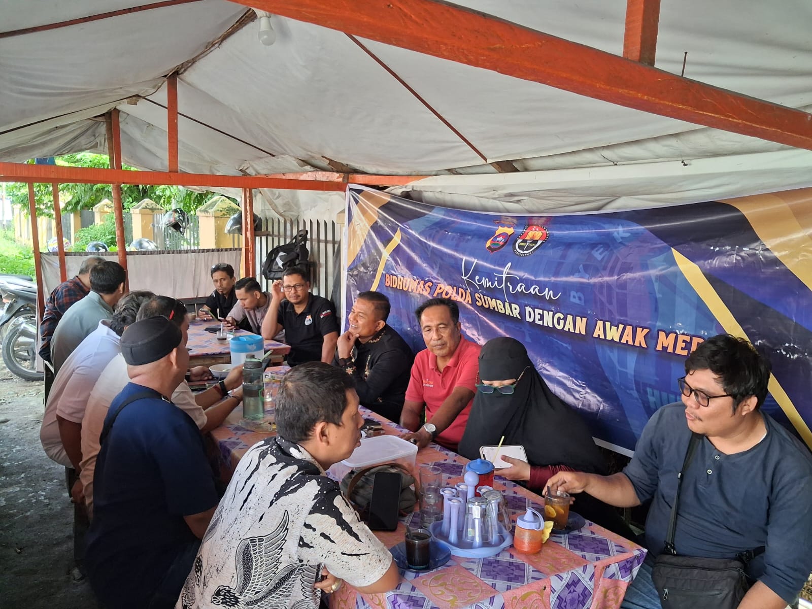 Ngopi Bareng Humas Polda Sumbar, Wartawan Diajak Perkuat Kolaborasi dan Informasi Positif