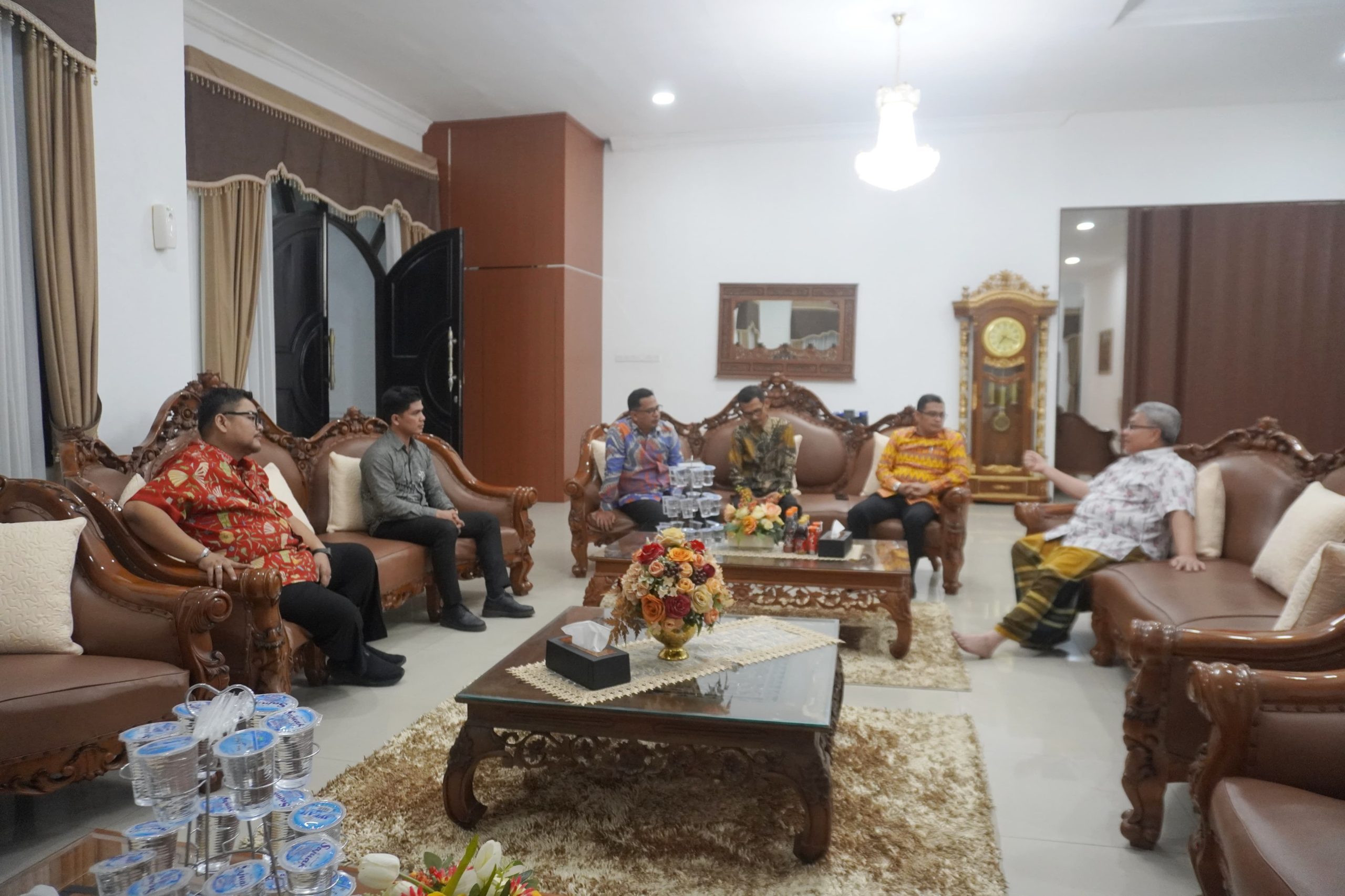Ketua DPRD Sumbar Silaturahmi dengan KPID Bahas Regulasi Konten Lokal dan Penguatan Literasi