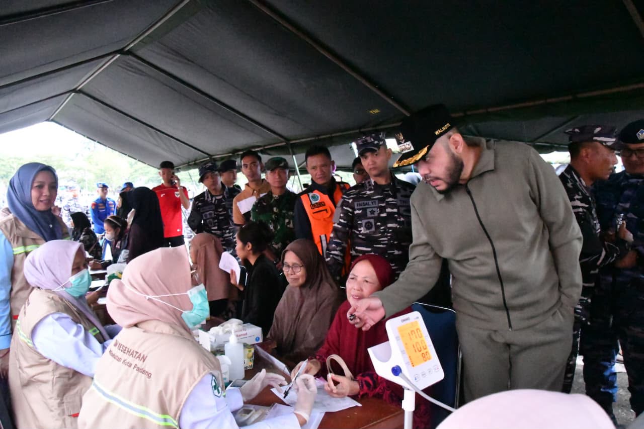 Fadly Amran Bersama Kodaeral II Satukan 330 Personel Bersihkan Batang Arau Sambut HJK Padang ke-357
