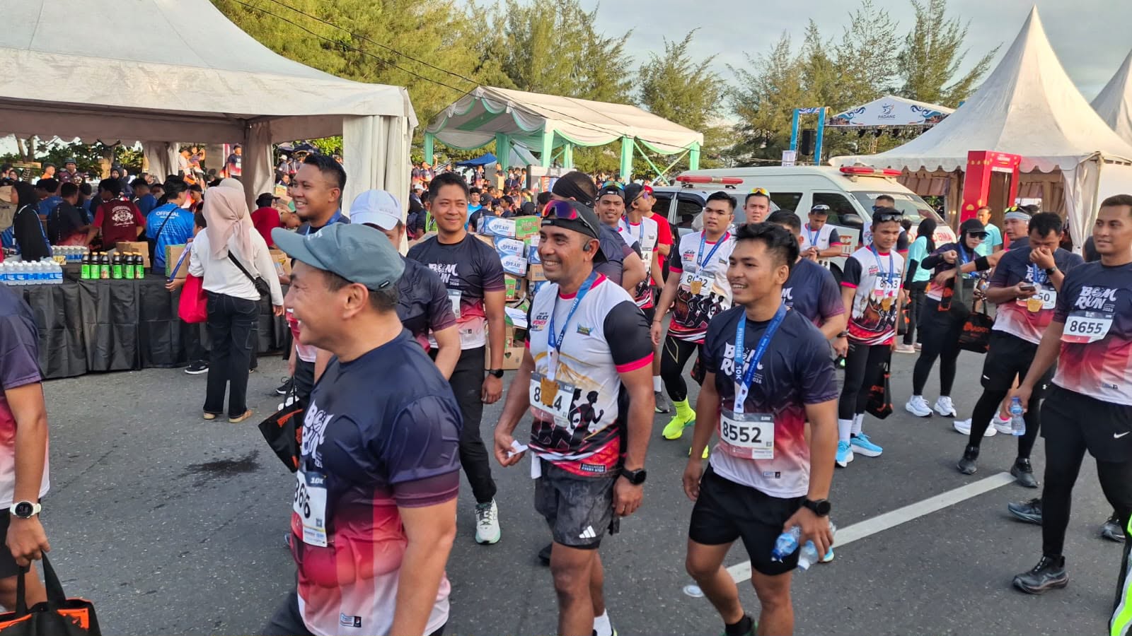 Didi Aryadi Apresiasi BomRun 2026, Hampir 4.000 Pelari Ramaikan Pantai Cimpago