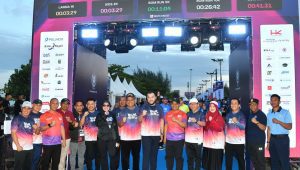 BOM Run 2026 Digelar Ikasmantri, Fadly Amran Sebut Event Lari Ini Gerakkan Ekonomi Kota Padang