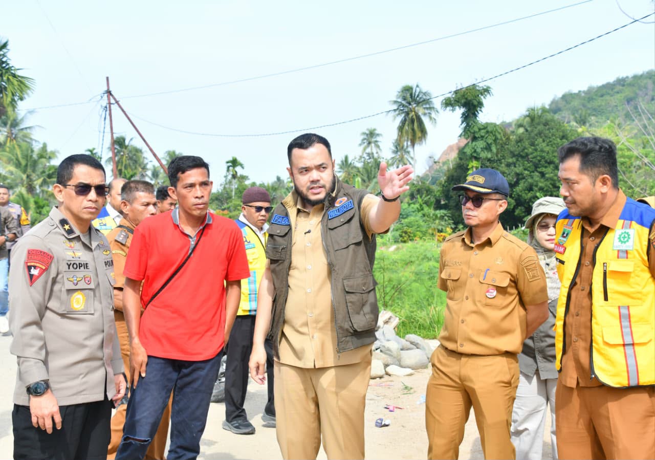 Fadly Amran Ungkap Titik Rawan Banjir Padang, Satgas PRR Evaluasi Usulan Penanganan Rp955,771 Miliar