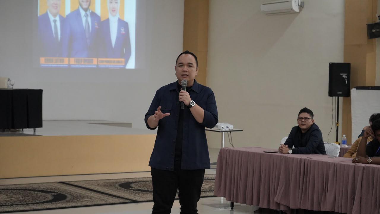 Galodo Terjang Arosuka, Nanda Satria Minta Warga Jauhi Zona Merah dan Laporkan Keluarga yang Masih Terjebak