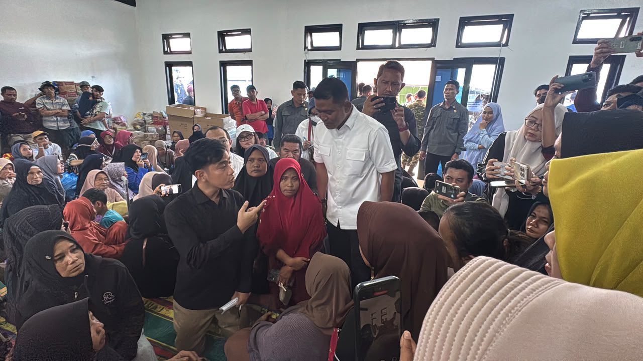 Temui Pengungsi Korban Banjir Bandang di Solok, Wapres Pastikan Keselamatan dan Kebutuhan Warga Terpenuhi