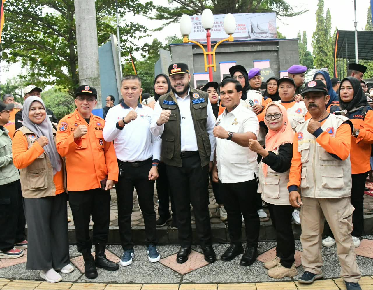 Di Monumen Gempa, Fadly Amran Ajak Warga Padang Perkuat Kesiapan Hadapi Bencana