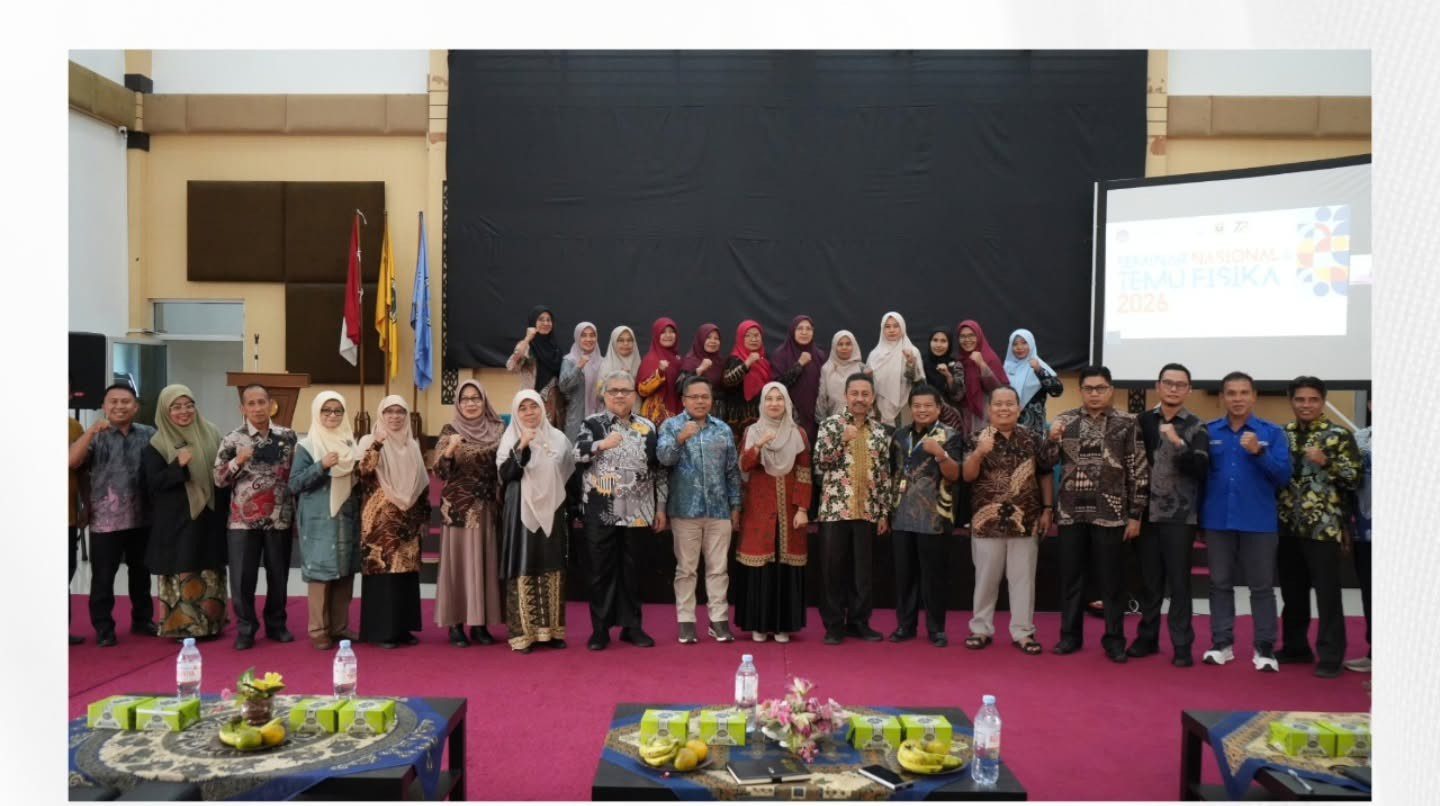 Ketua DPRD Sumbar Muhidi Tegaskan Guru Kunci Utama Lahirkan Generasi Emas